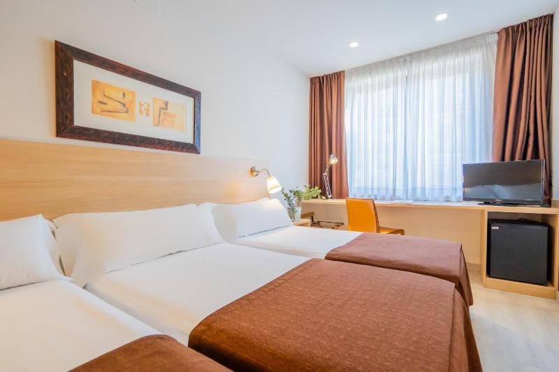 Superior Quadruple Room image 2