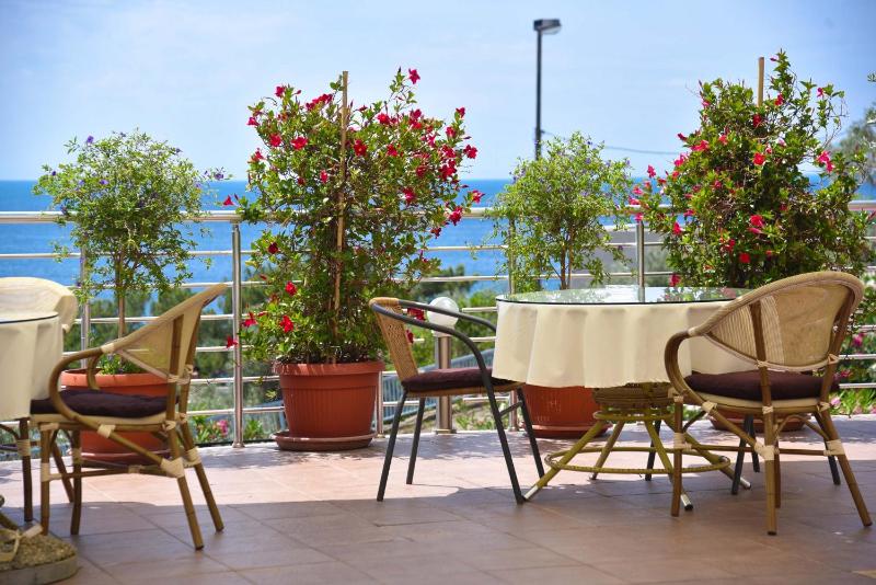 Duplex Apartment with Shared Terrace image 2