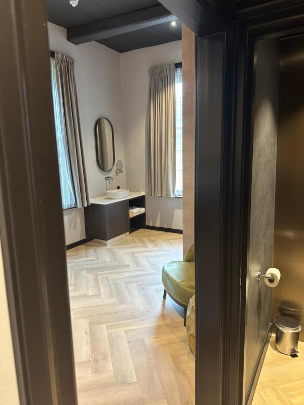 Deluxe Double Room with Shower image 4