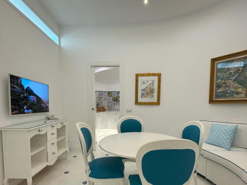 Two-Bedroom Apartment with Garden View image 4