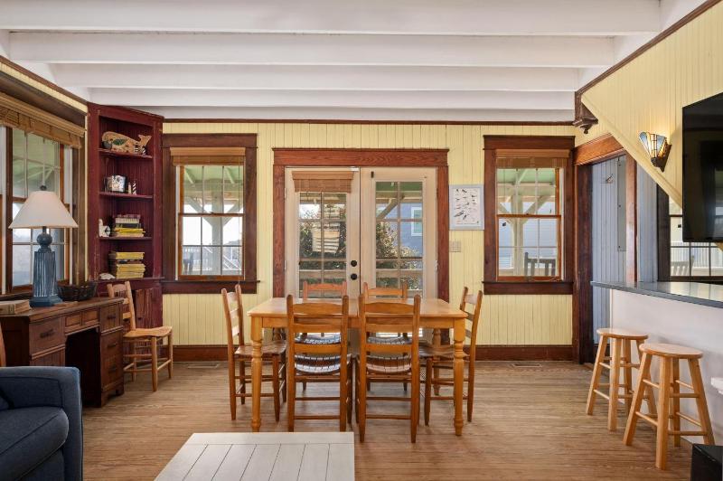 NH225 Fourth Estate Cottage - image 17