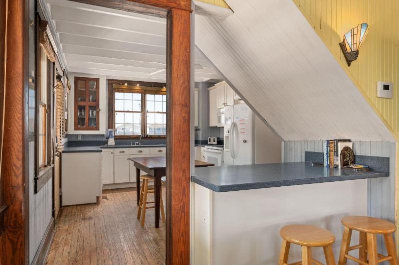 NH225 Fourth Estate Cottage - image 4
