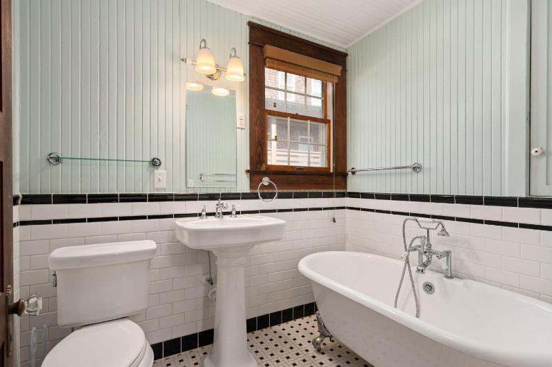 NH225 Fourth Estate Cottage - image 28