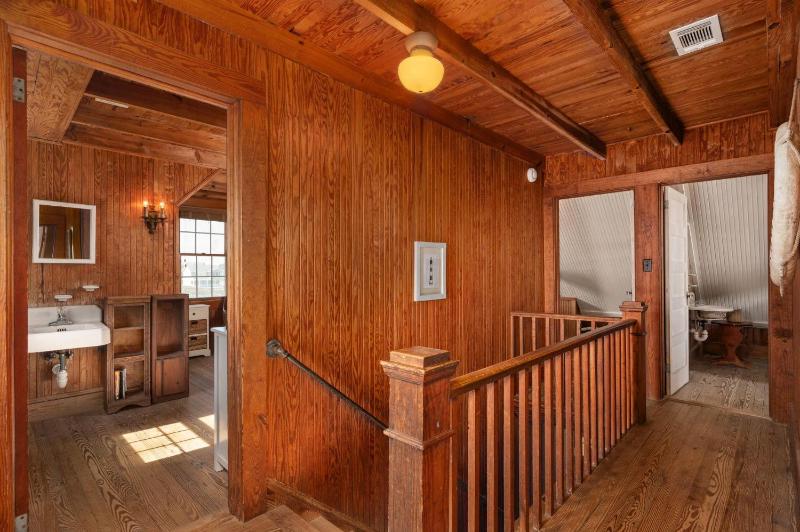 NH225 Fourth Estate Cottage - image 39