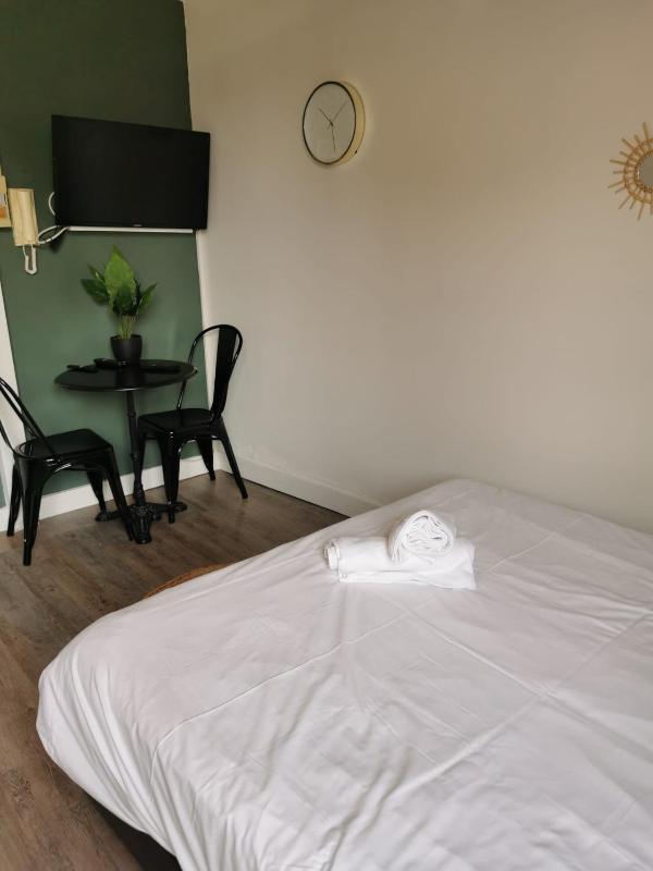Studio Apartment image 4