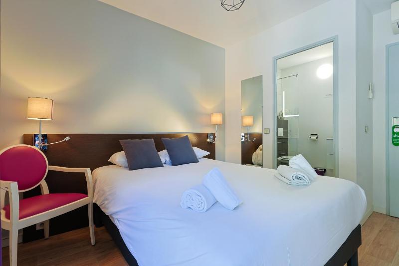 Double Room image 1