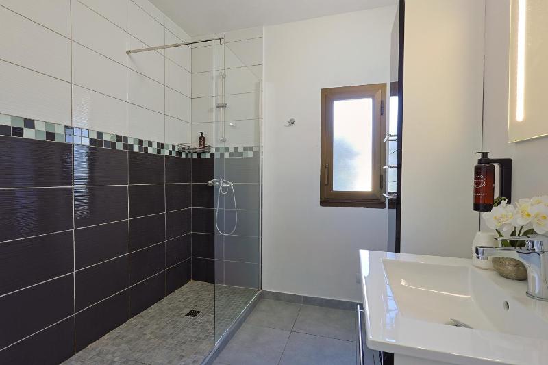 Superior Quadruple Room image 3