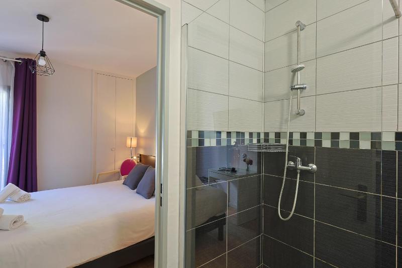 Double Room image 3