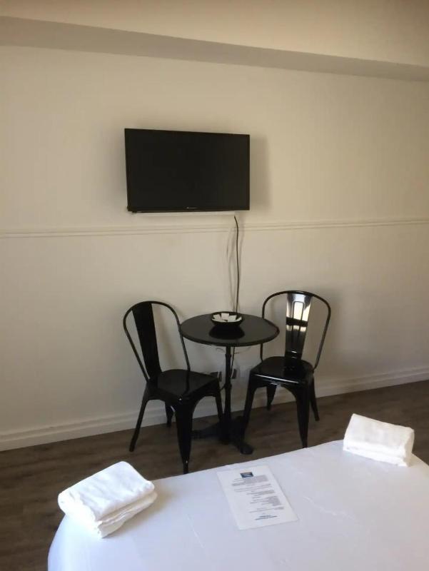 Studio Apartment image 3