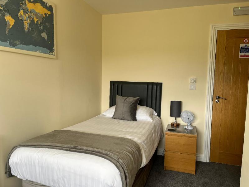 Deluxe Single Room image 3