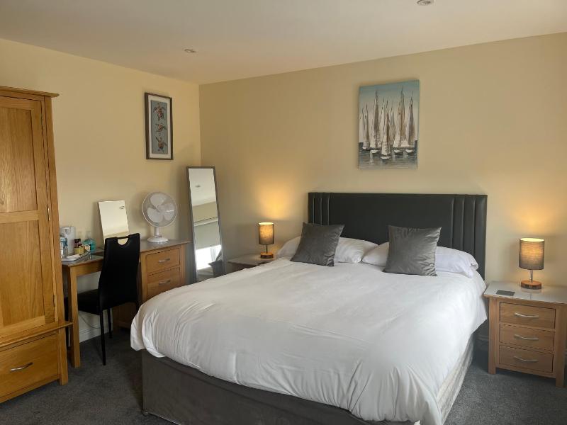 Double Room - Disability Access image 4