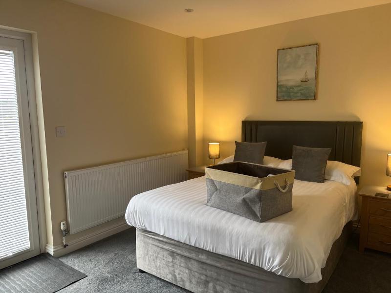Deluxe Double Room image 4