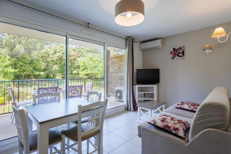 One-Bedroom Apartment (4 Adults) image 1