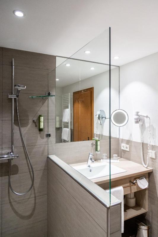Superior Double Room image 3