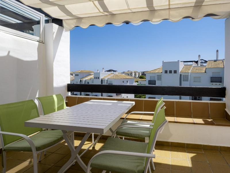 2101-Nice penthouse in complex with pools - image 8