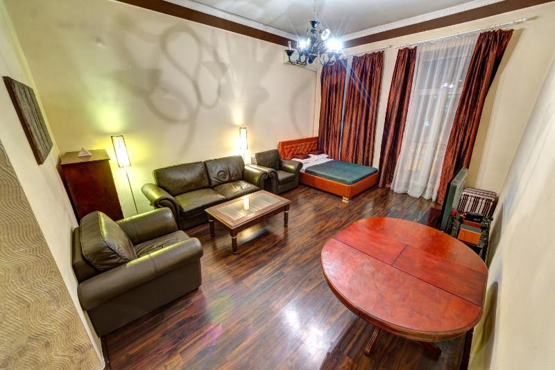 Apartment Saksahanskoho St, 48 Images