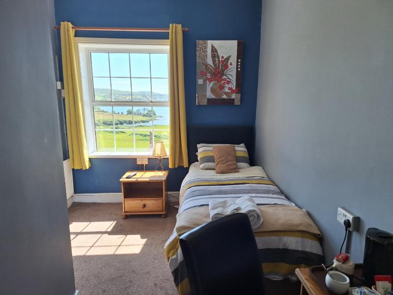 Single Room with Sea View image 1