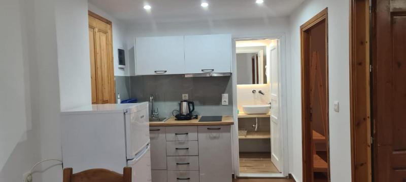 Two-Bedroom Apartment with Balcony and Sea View image 3