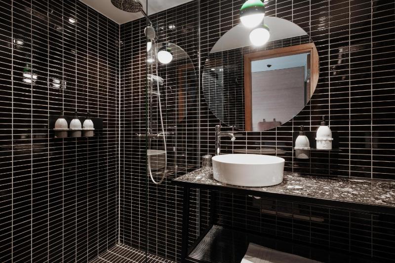Standard Twin Room image 1