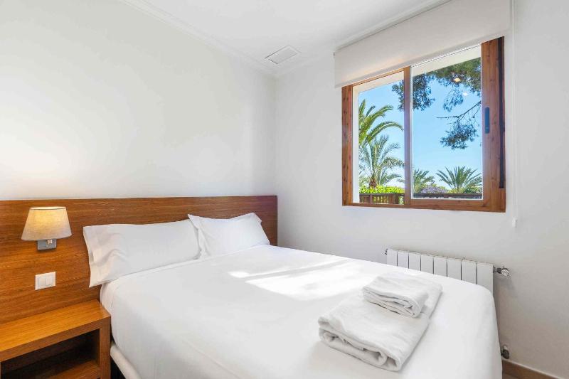 Three-Bedroom Apartment (6 Adults) image 3