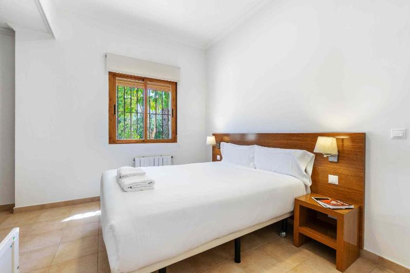 One-Bedroom Apartment (2 Adults) image 3