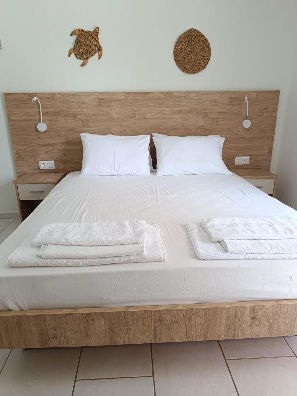 Double Room with Garden View image 4