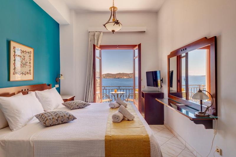 Deluxe Double or Twin Room with Sea View image 1