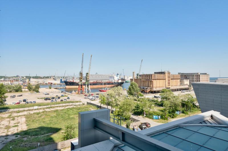 SEA TOWERS Panorama Apartments by Noclegi Renters - image 8