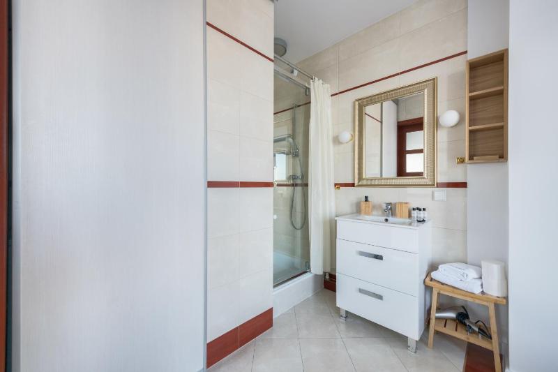 SEA TOWERS Panorama Apartments by Noclegi Renters - image 11
