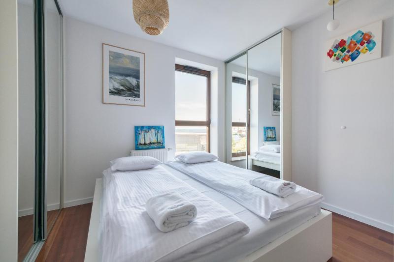 SEA TOWERS Panorama Apartments by Noclegi Renters - image 7