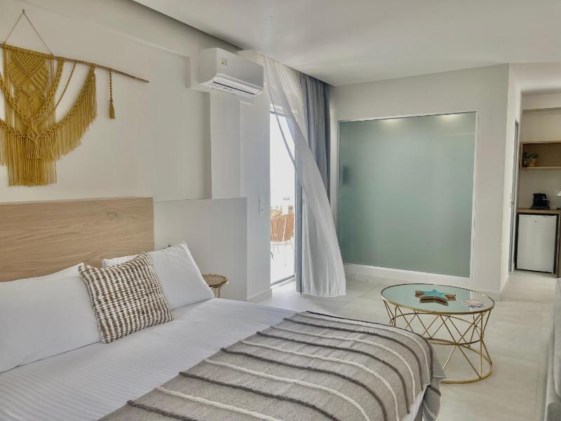 Superior Deluxe Double or Twin Room  image 4