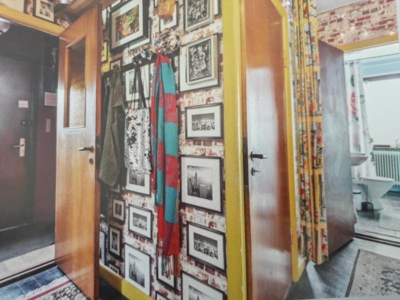 Twin Room with Shared Bathroom image 3
