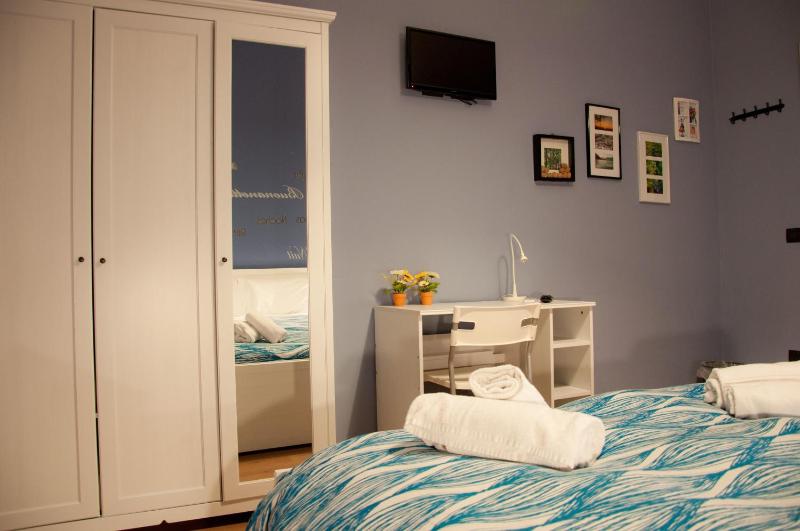 Quadruple Room with Private External Bathroom image 3