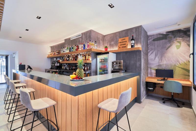 Hostal Sol y Miel - image 15