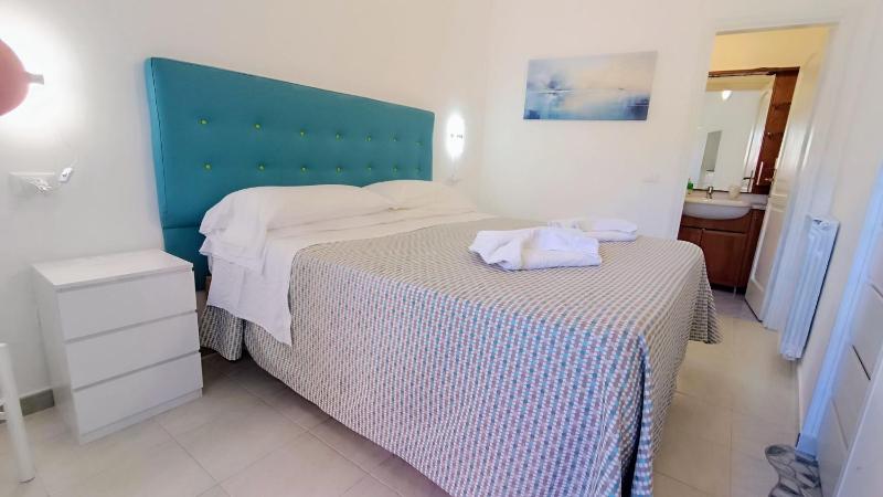 Economy Double or Twin Room image 4