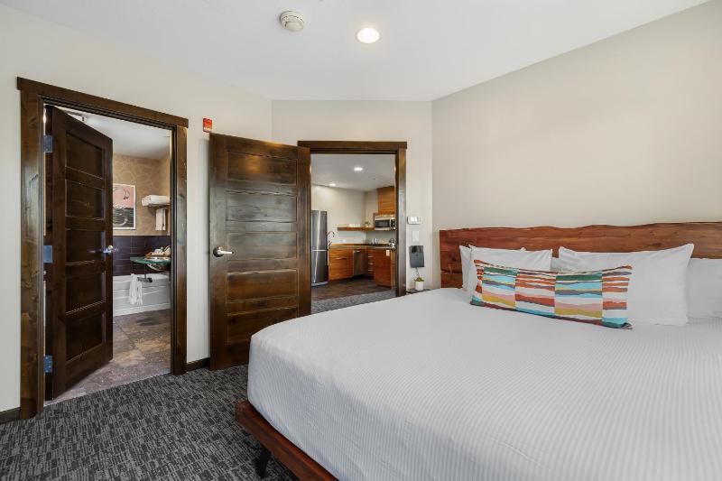 Oxford Hotel Bend - image 34