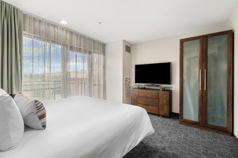 Oxford Hotel Bend - image 20