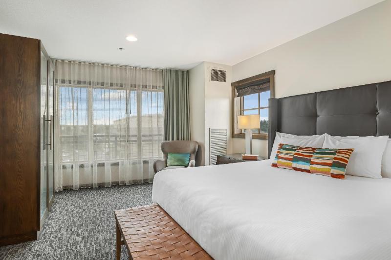 Oxford Hotel Bend - image 22
