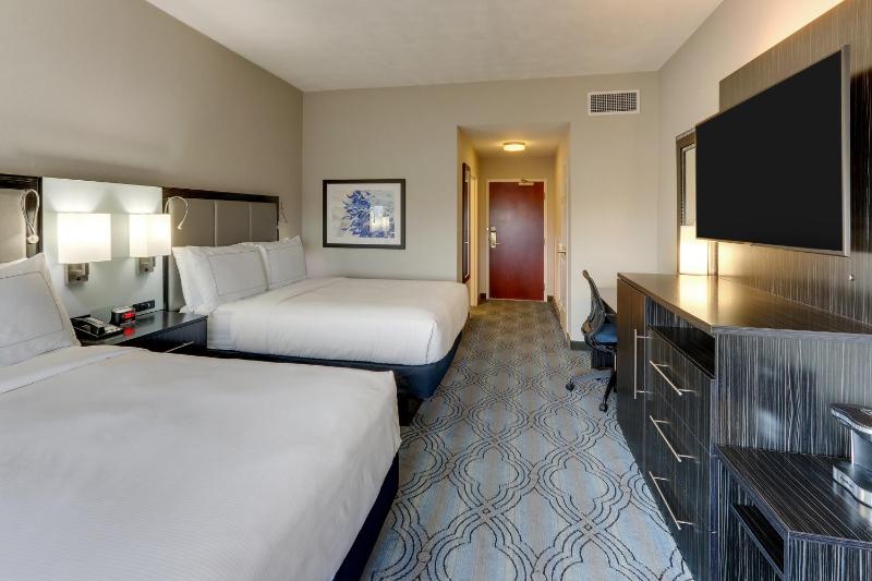DoubleTree by Hilton St. Louis Forest Park - image 4