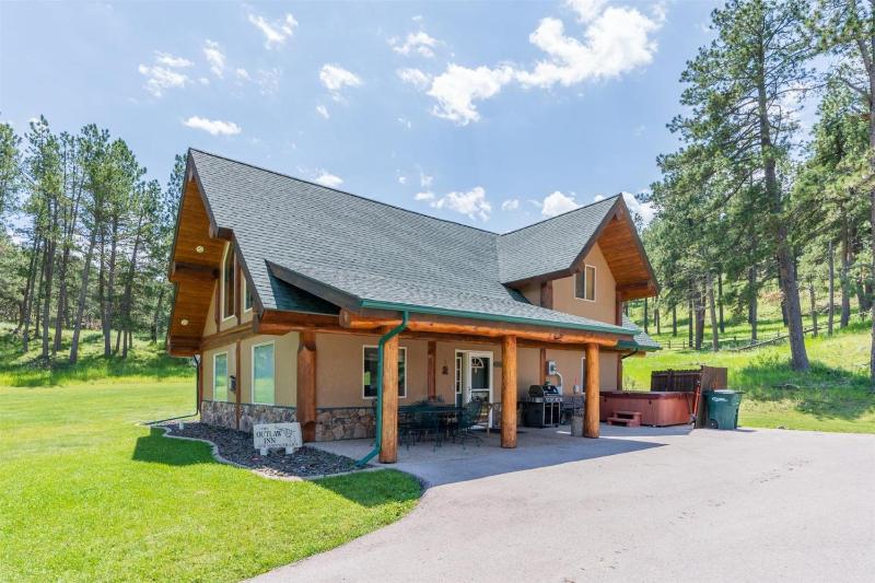 Three-Bedroom Holiday Home  image 1