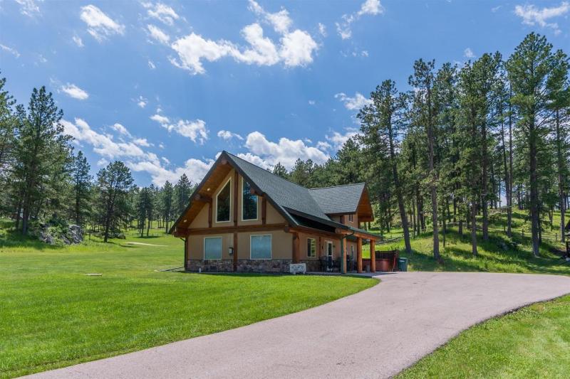 Three-Bedroom Holiday Home  image 2