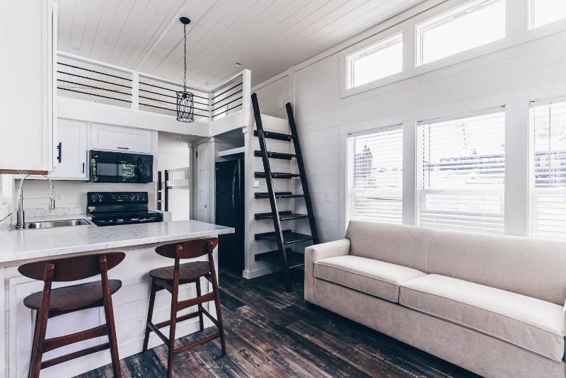 Two-Bedroom House image 4