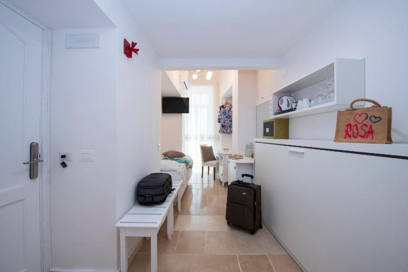 Hotel Antica Repubblica in the historical center 2 minutes awayat 170mt from the Sea - image 6