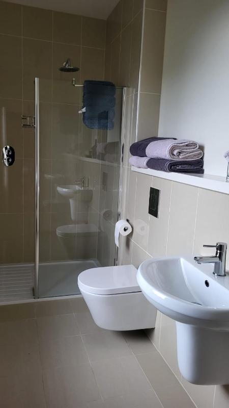 Large Double or Twin Room image 2