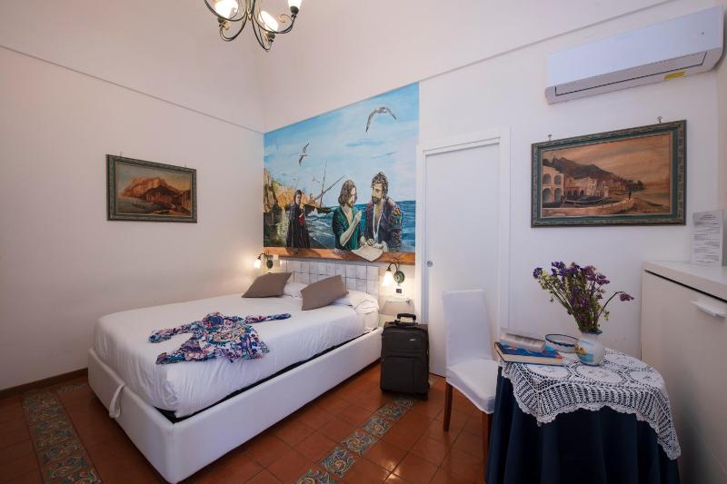 Hotel Antica Repubblica in the historical center 2 minutes awayat 170mt from the Sea - image 13