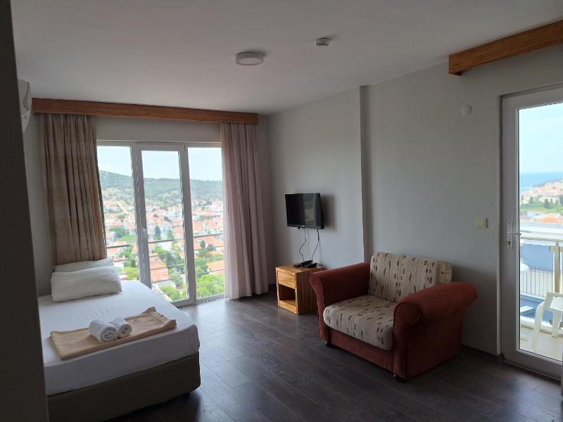 Apartment with View and Balcony image 2