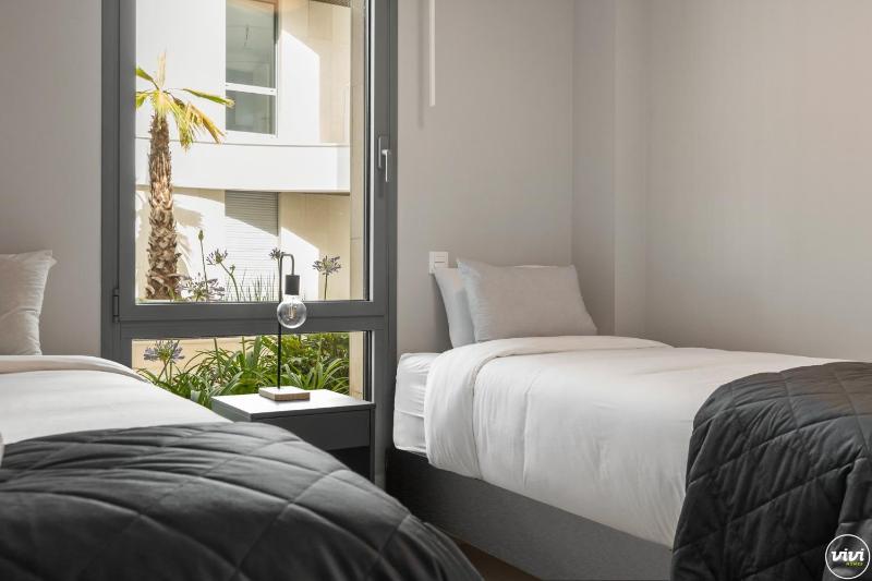 ViVi Homes - Cosy Beach Pool Gym & Beach - image 20