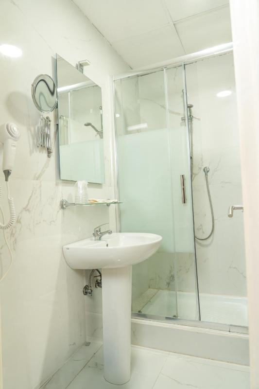 Standard Double Room image 2