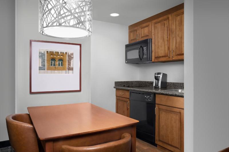 One-Bedroom King Suite - Non-Smoking image 4