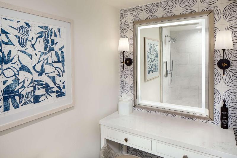 King Suite with Terrace and Partial Ocean View image 2